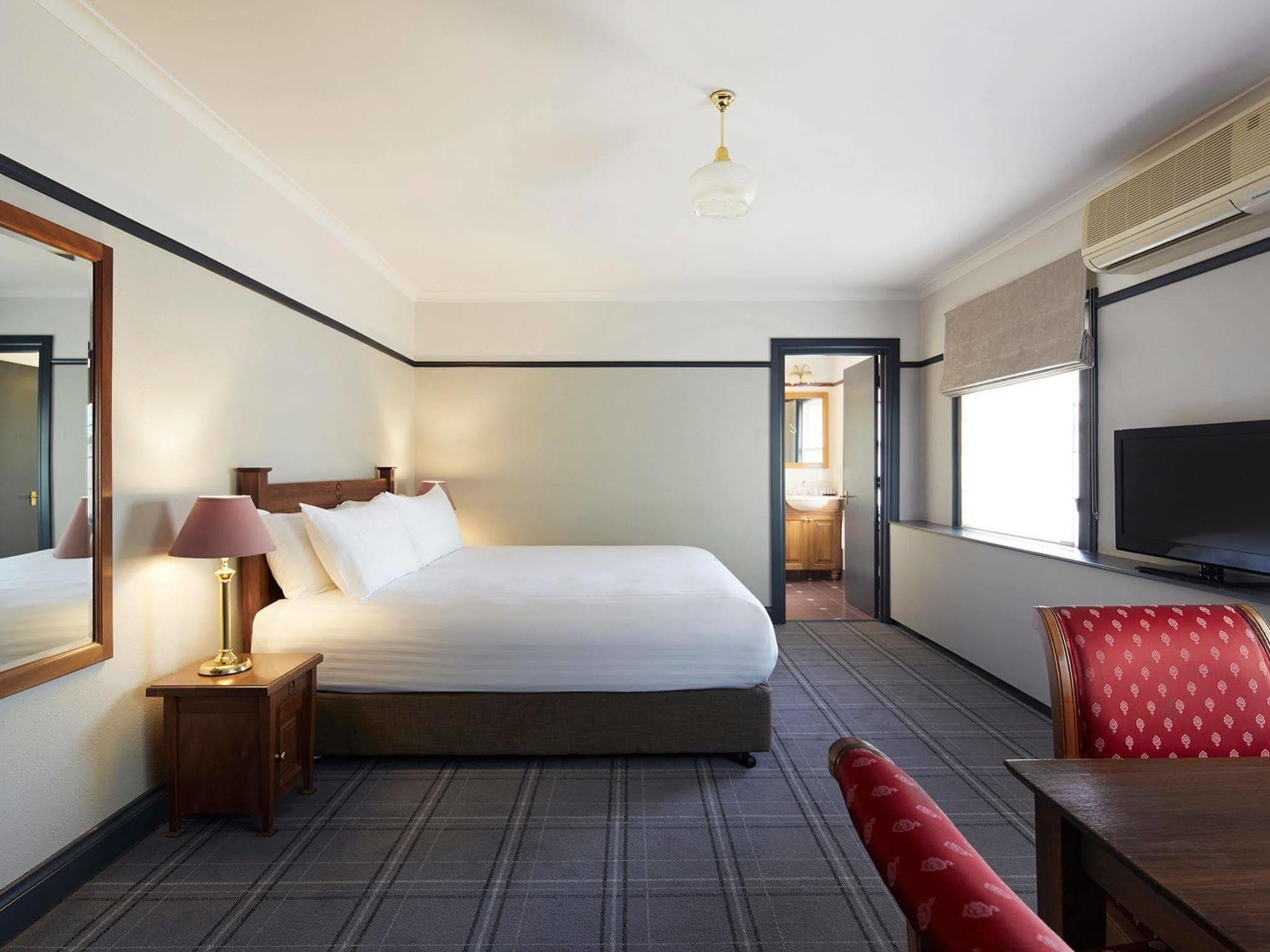 Brassey Hotel - Managed By Doma Hotels Canberra Exterior foto